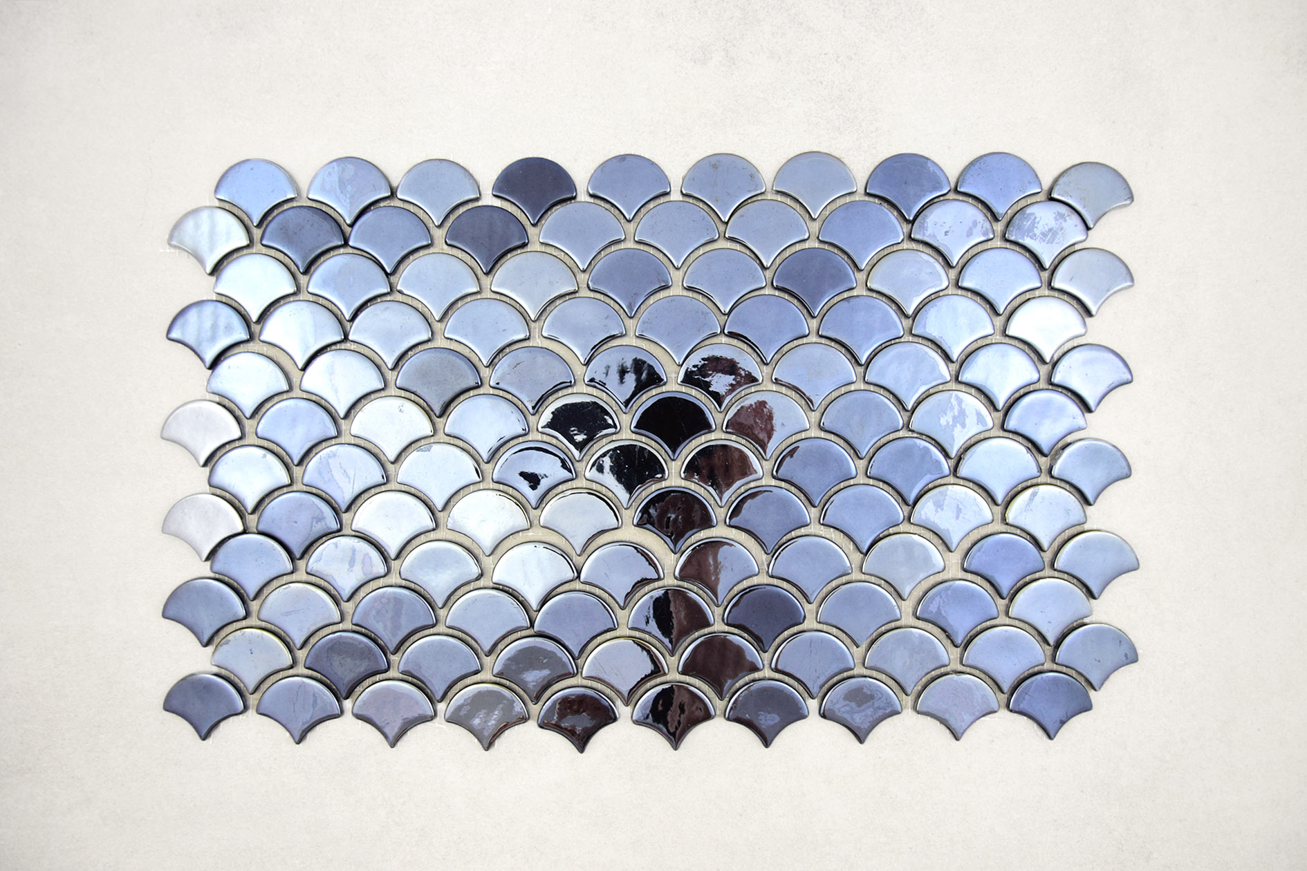 Gresite Escama Negro Brillo