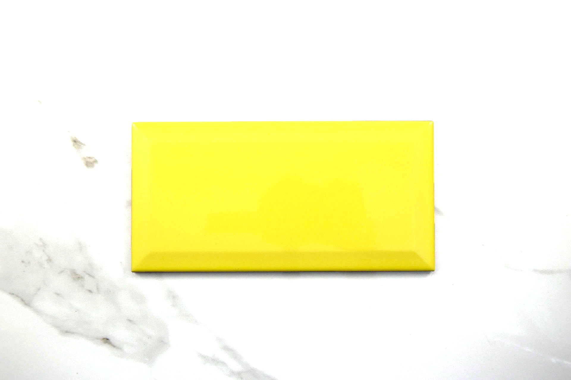 Biselado-brillo-amarillo-10x20