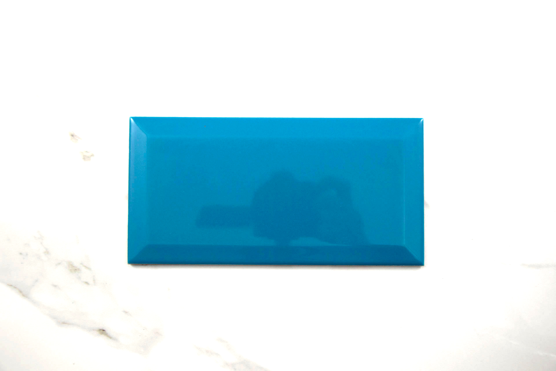 Biselado-brillo-aqua-blue-10x20