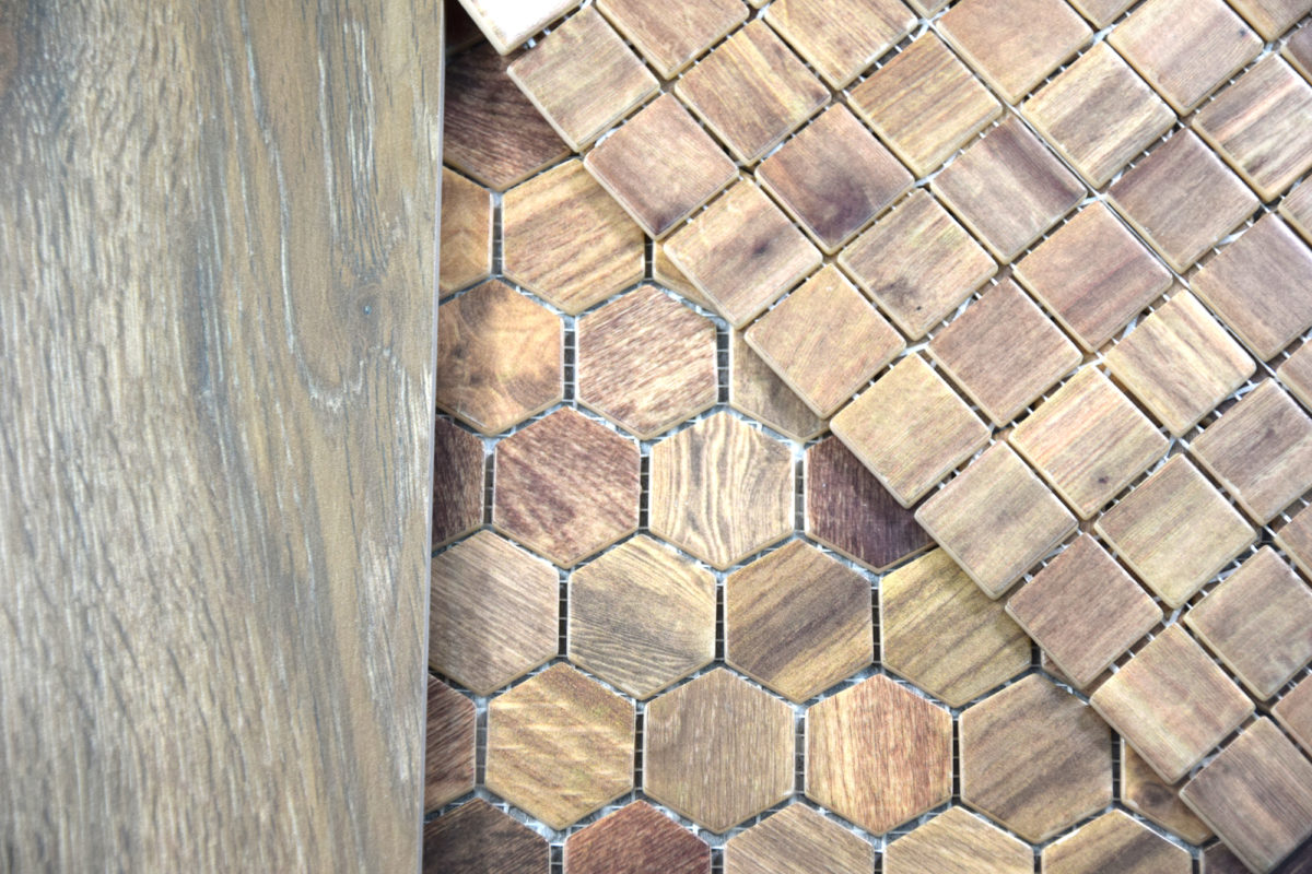 Plaqueta de madera soporte en malla