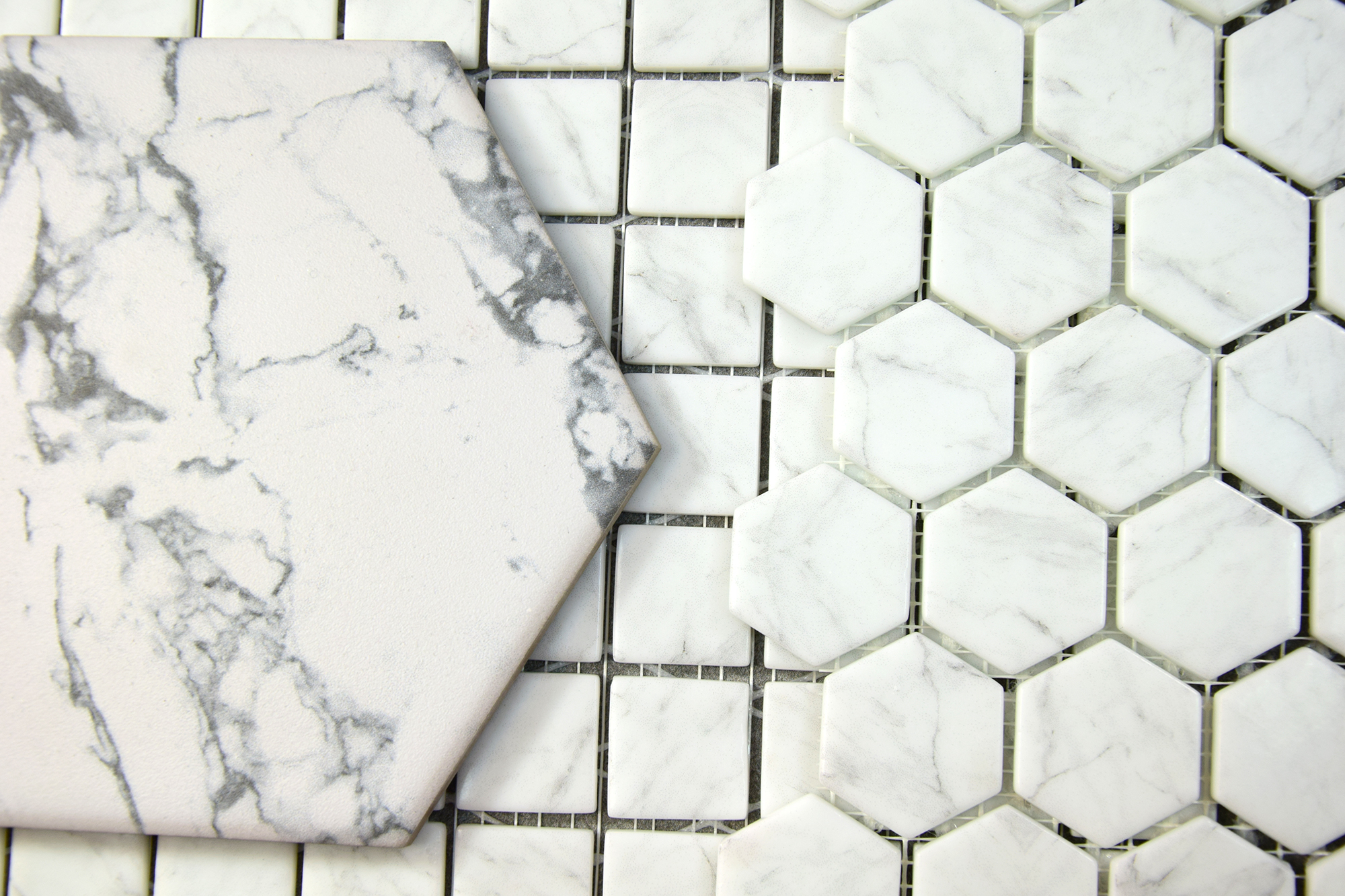 Hexágono azulejos blancos