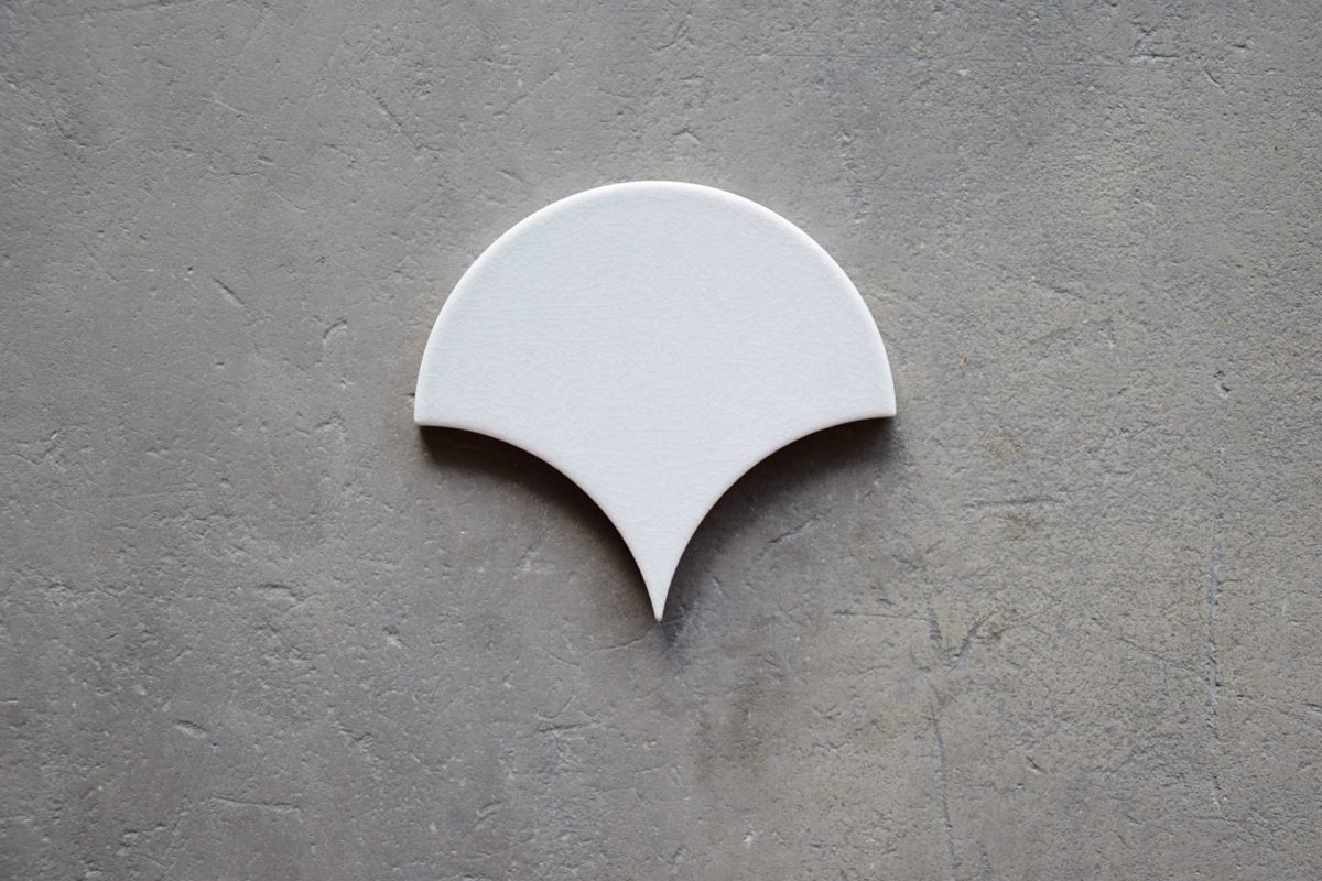 Azulejo Escama Craquelado Gris Perla