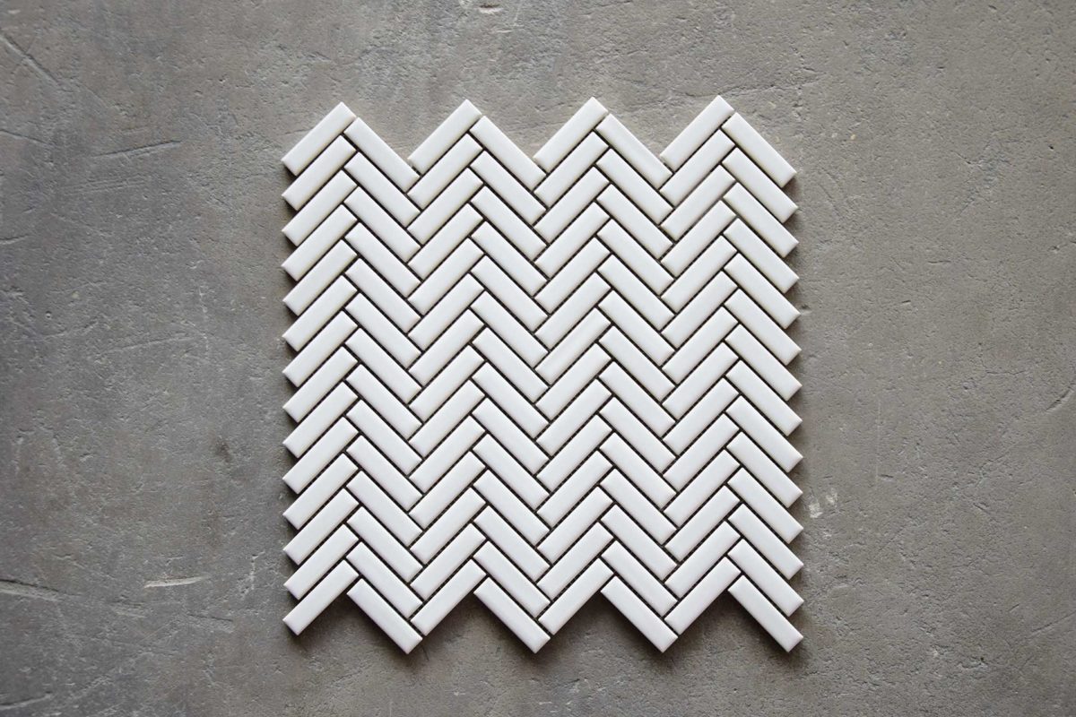 Azulejo Porcelánico Malla Chevron Blanco Brillo