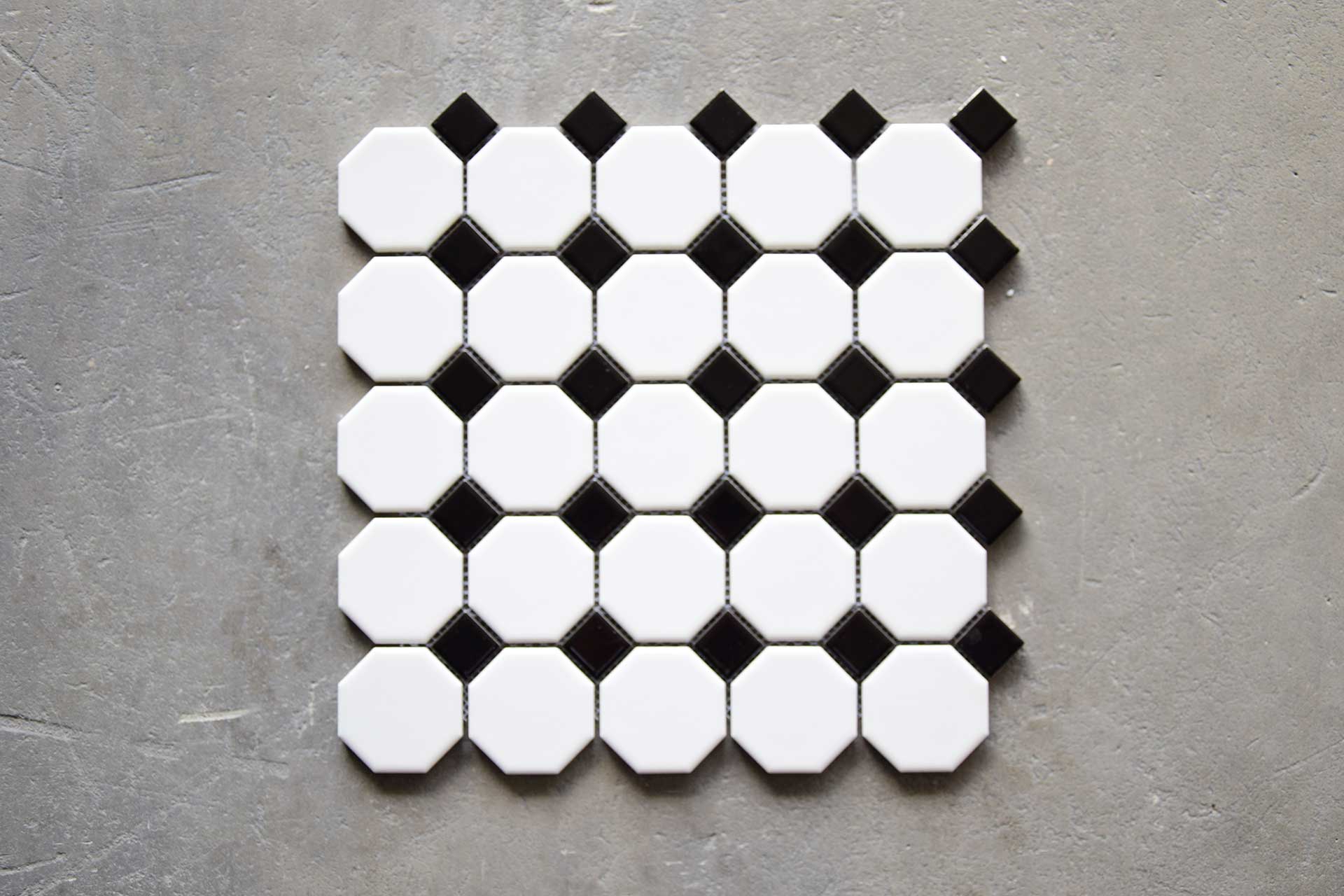 Azulejos en Malla Damero blanco y negro