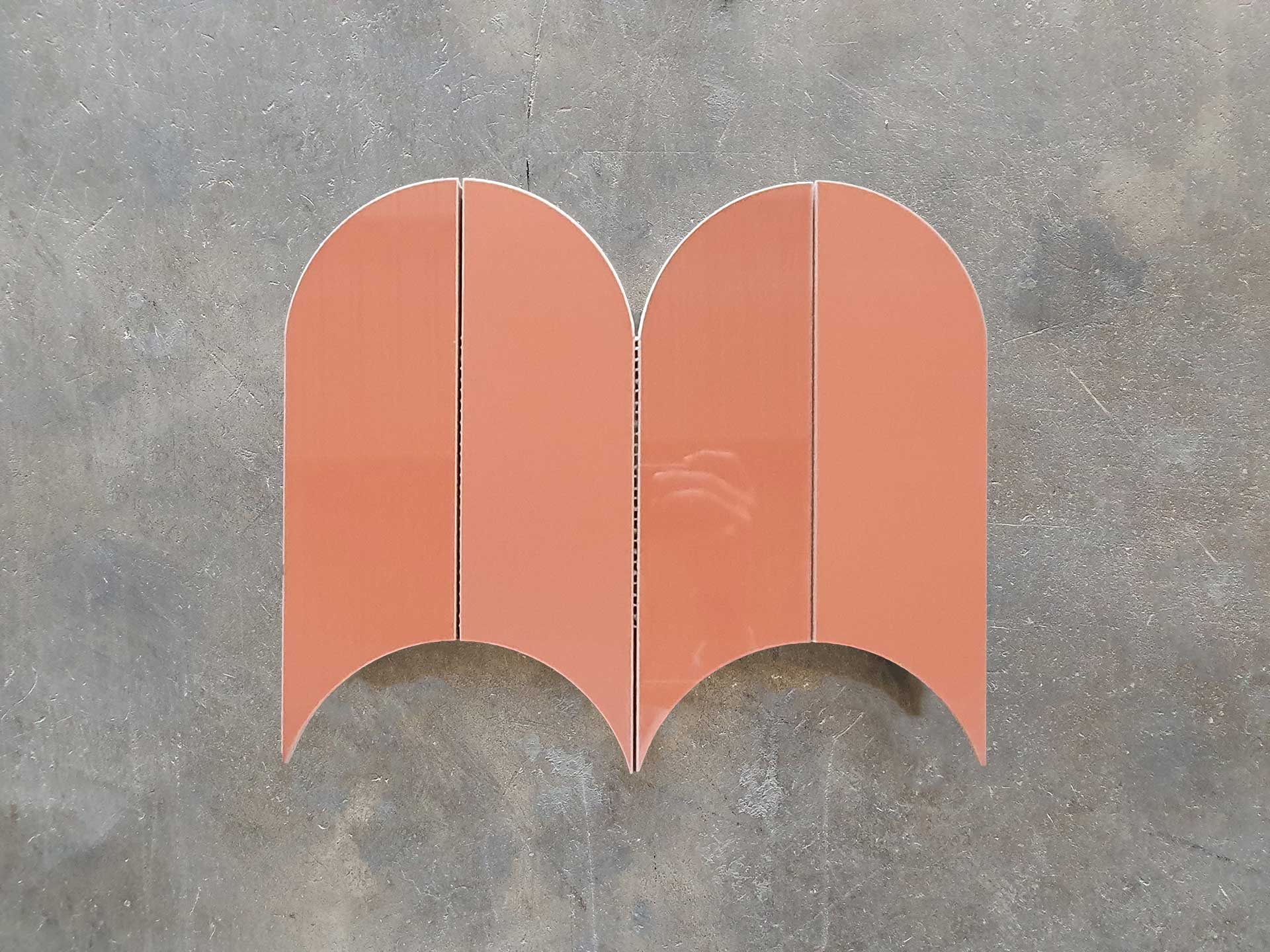 malla escama porcelánico rouge mix