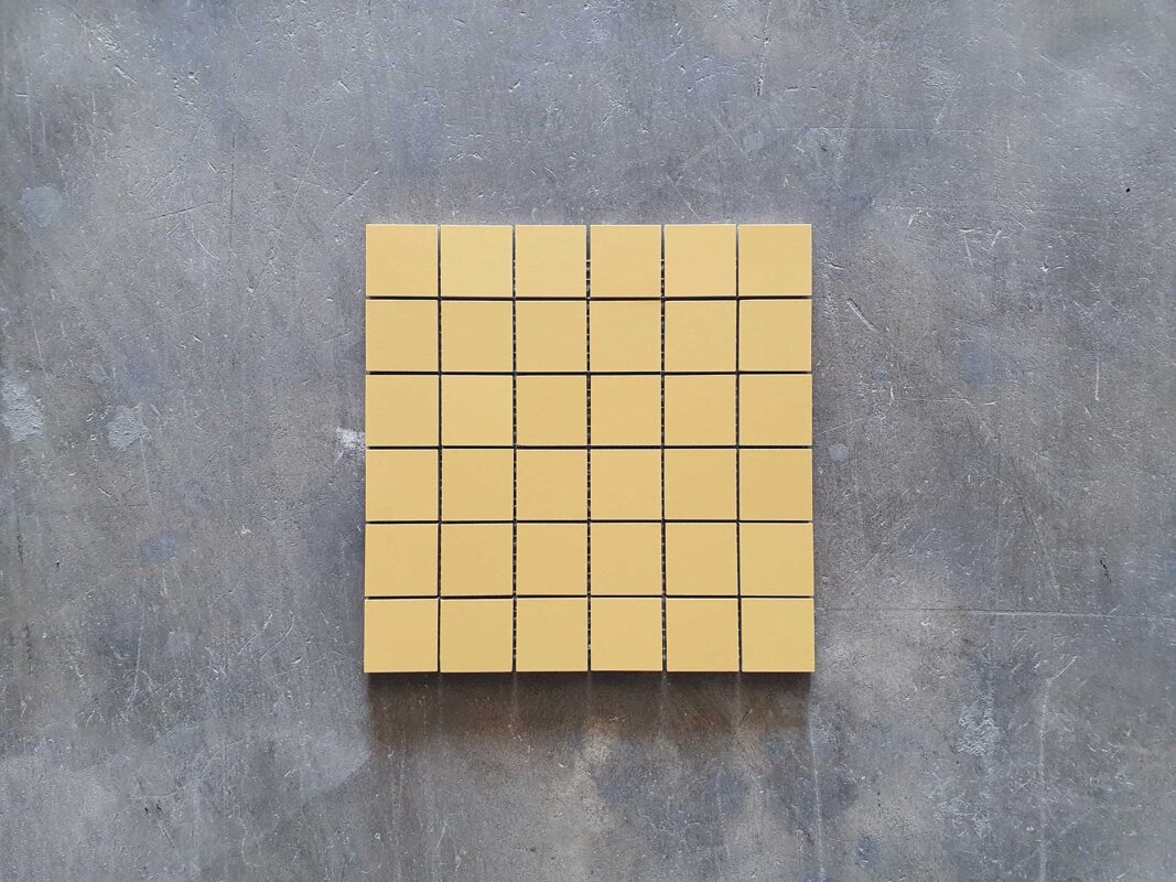 Azulejo en Malla Porcelánico Amarillo Mate