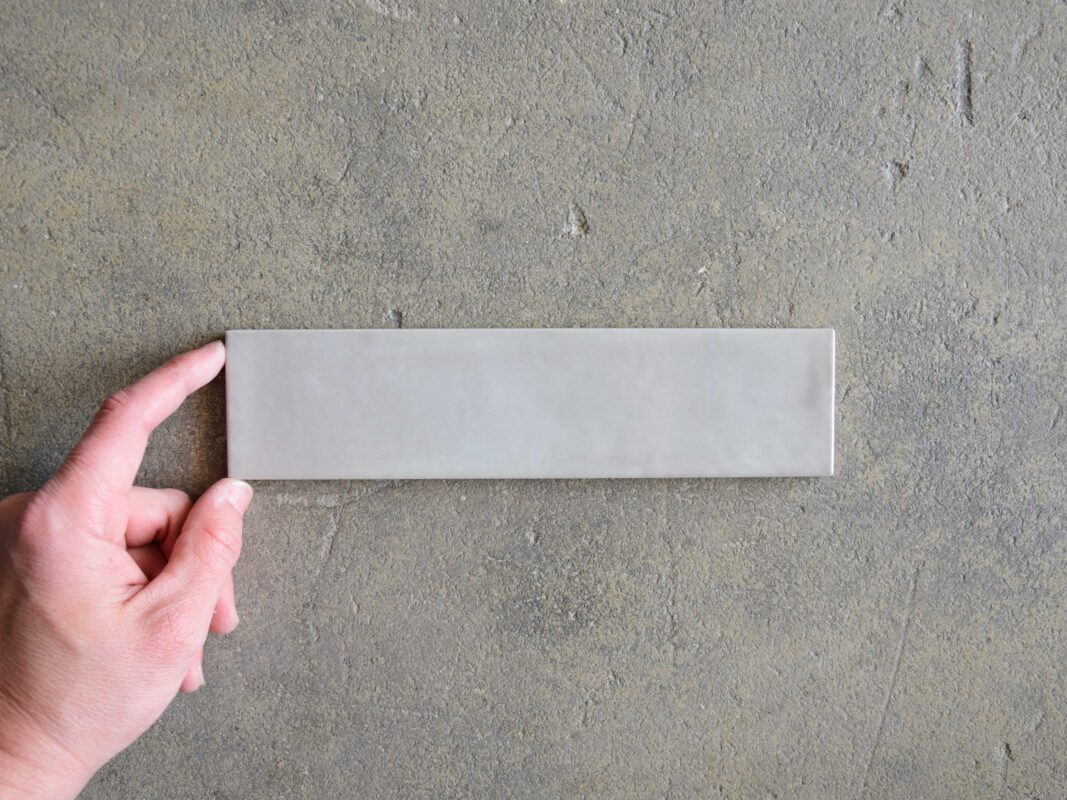 azulejo gris porcelánico brillante