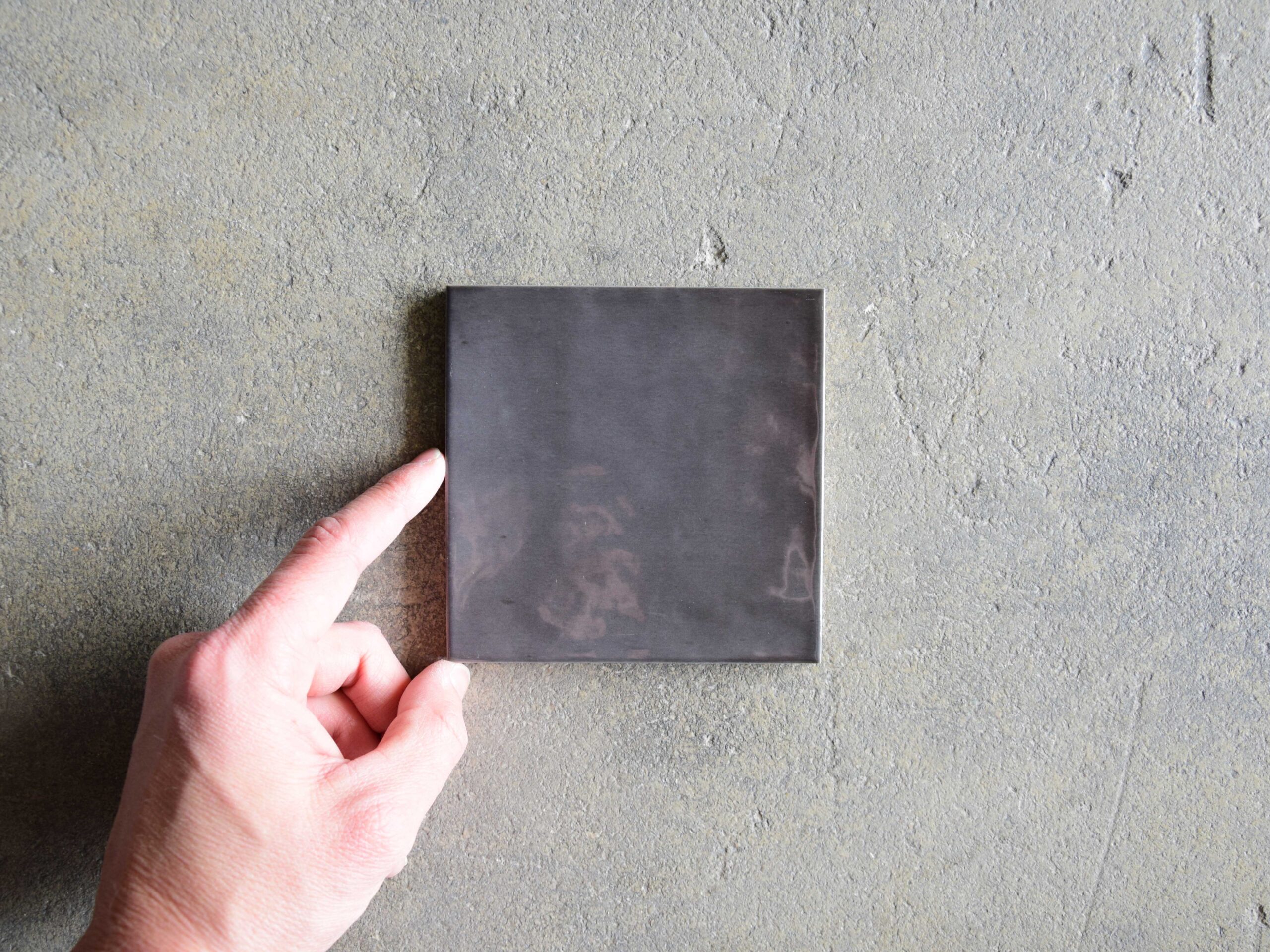 baldosa negra porcelánica brillo