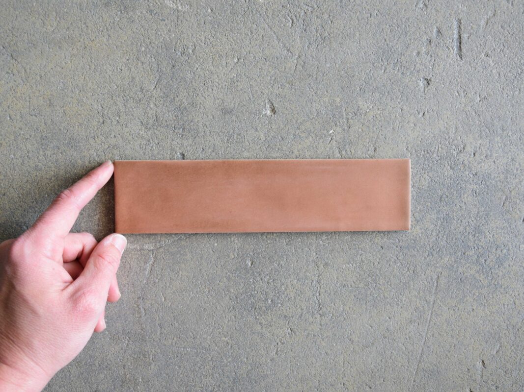 azulejo salmón mate porcelánico