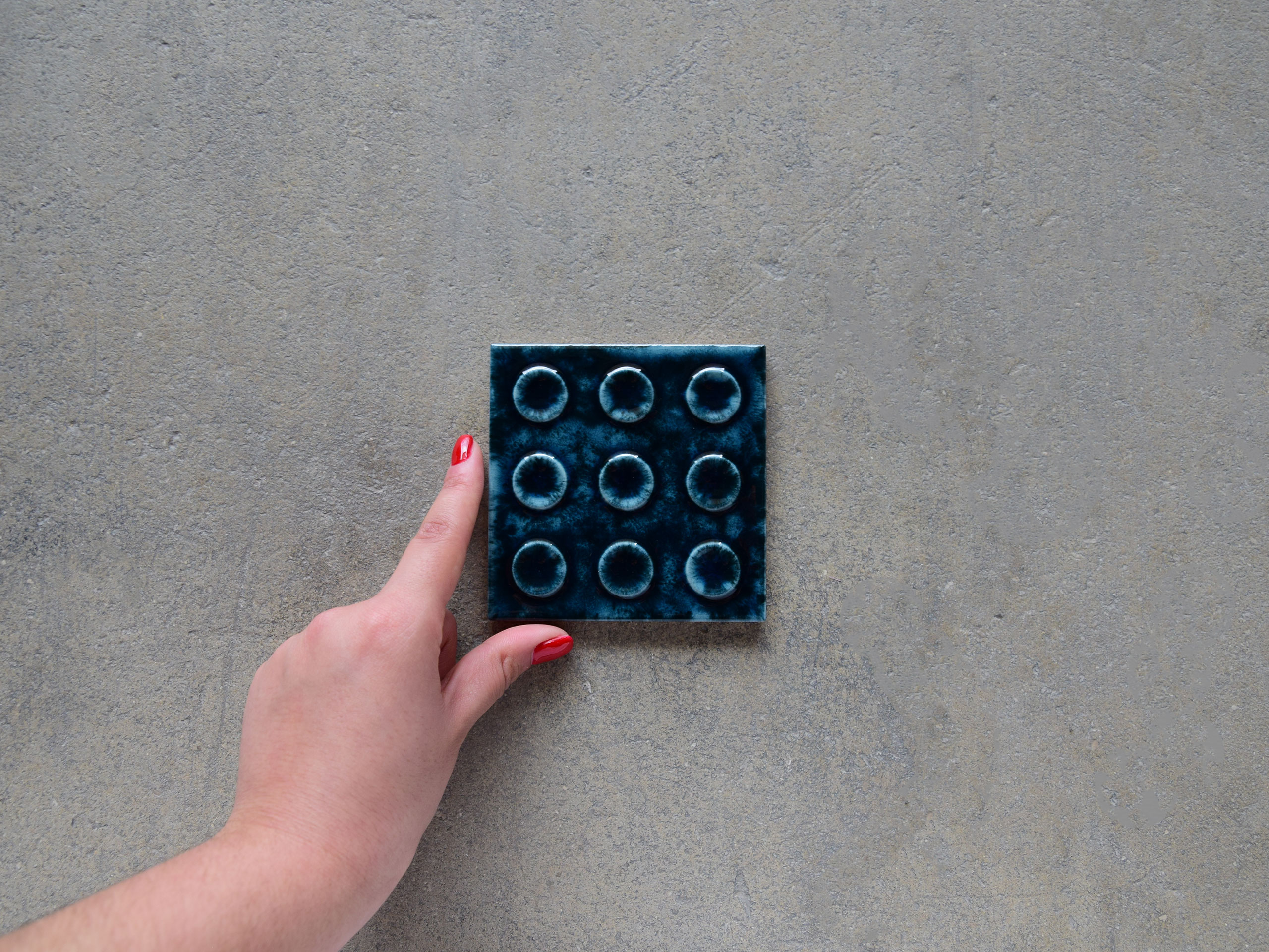 baldosa azul zellige brillante