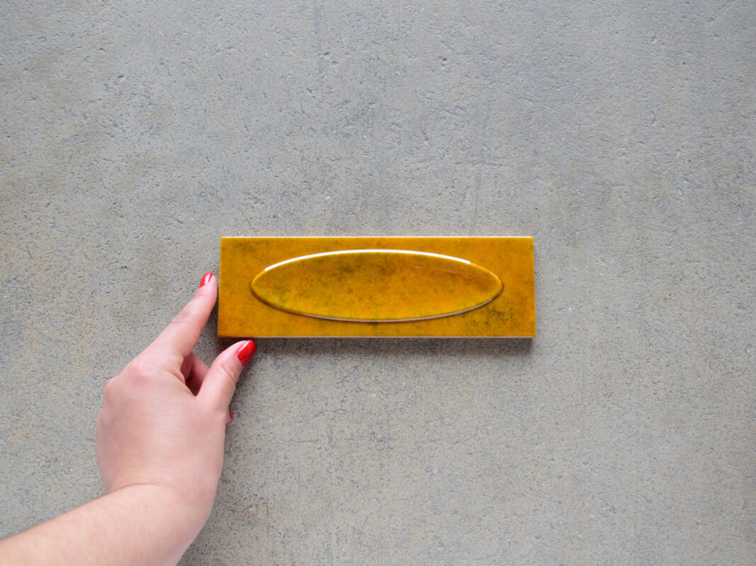 azulejo ámbar alargado brillante