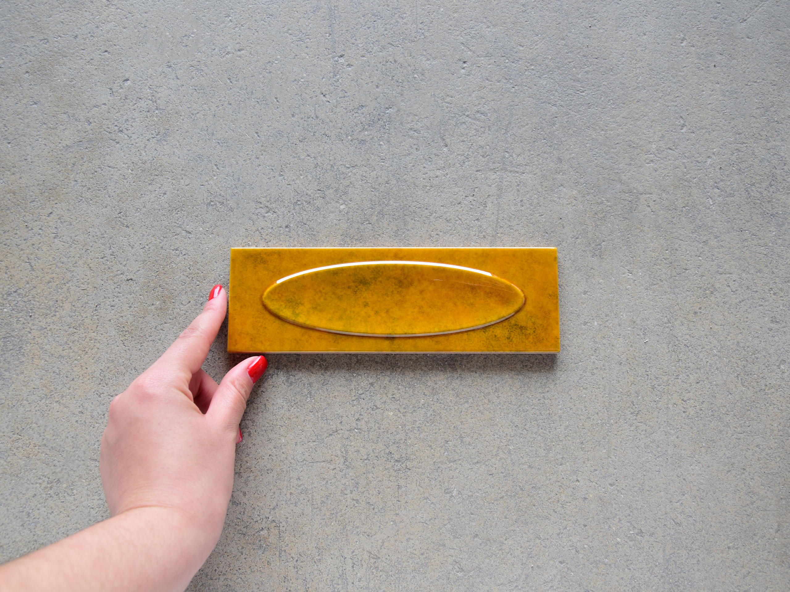 azulejo ámbar alargado brillante