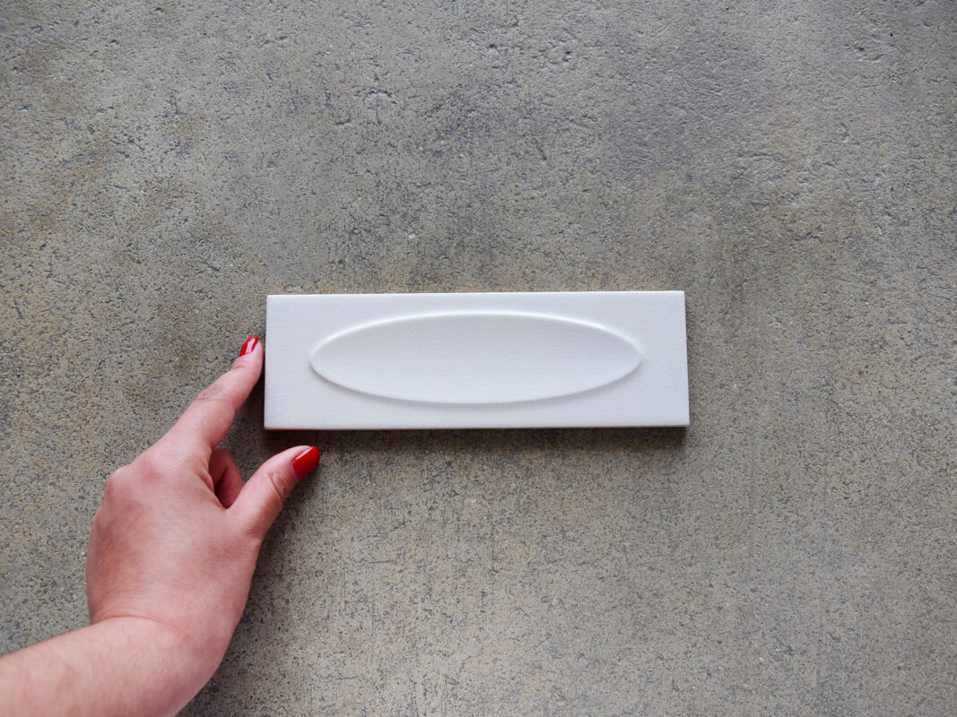 azulejo blanco alargado brillante