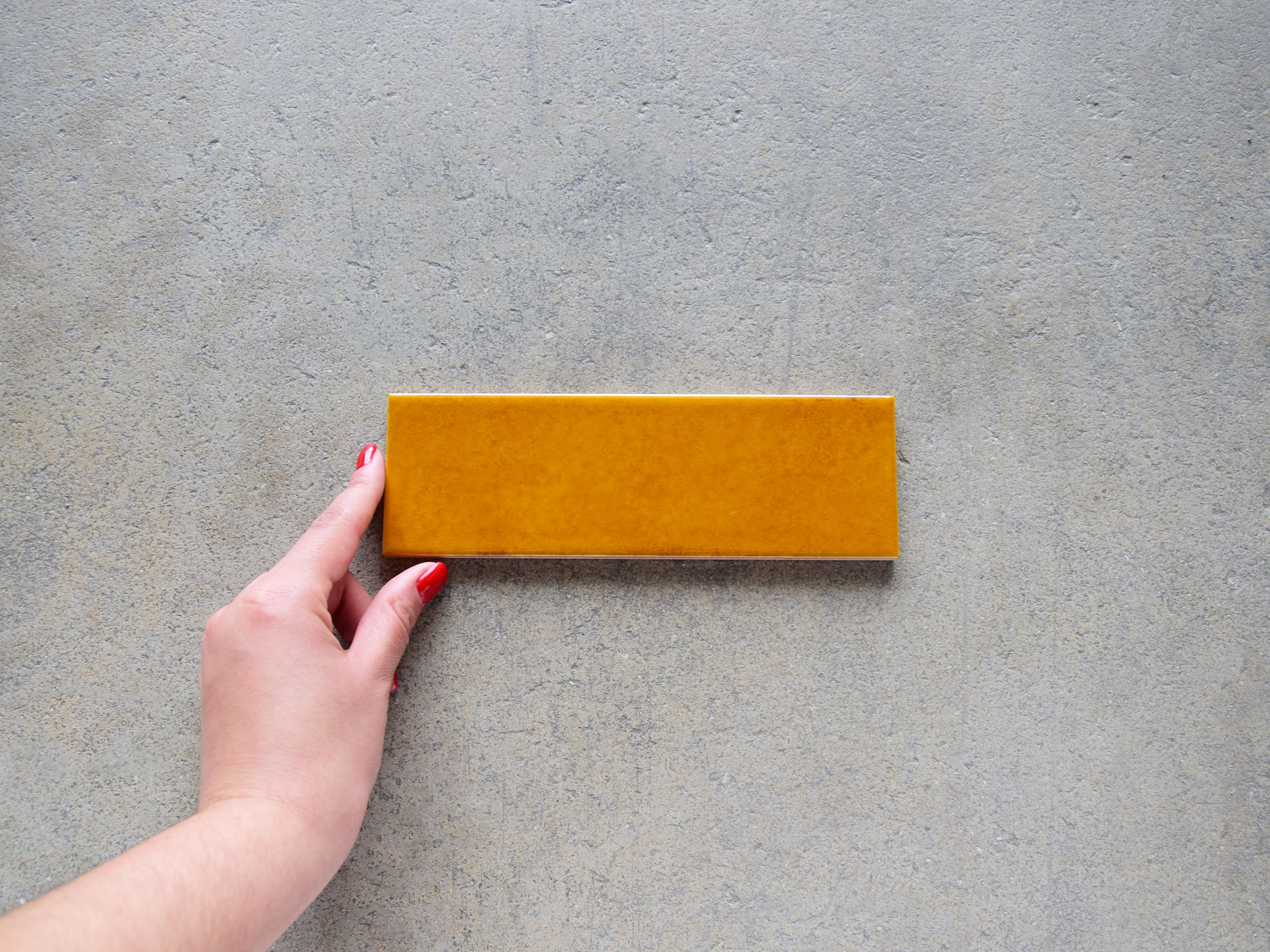 azulejo ámbar alargado brillante